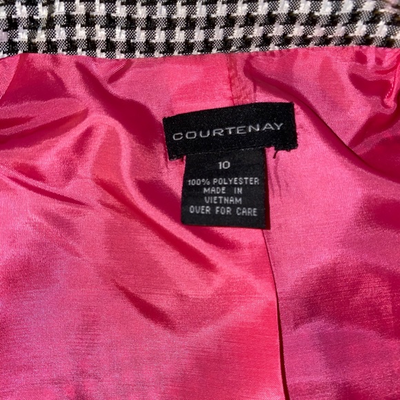 Suit - Picture 9 of 9